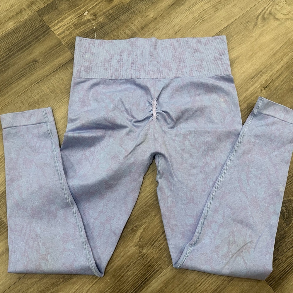 GYMSHARK Lavender Patterned Leggings - Picture 4 of 4